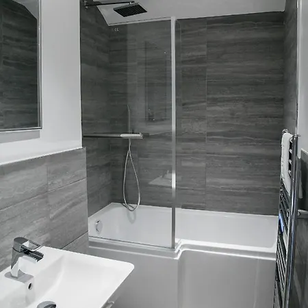 Alpha Deluxe 2 Bedroom